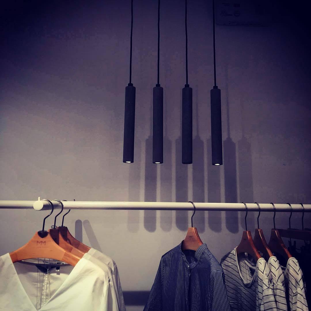 Suspension Céleste en terrazzo et métal – vue 28