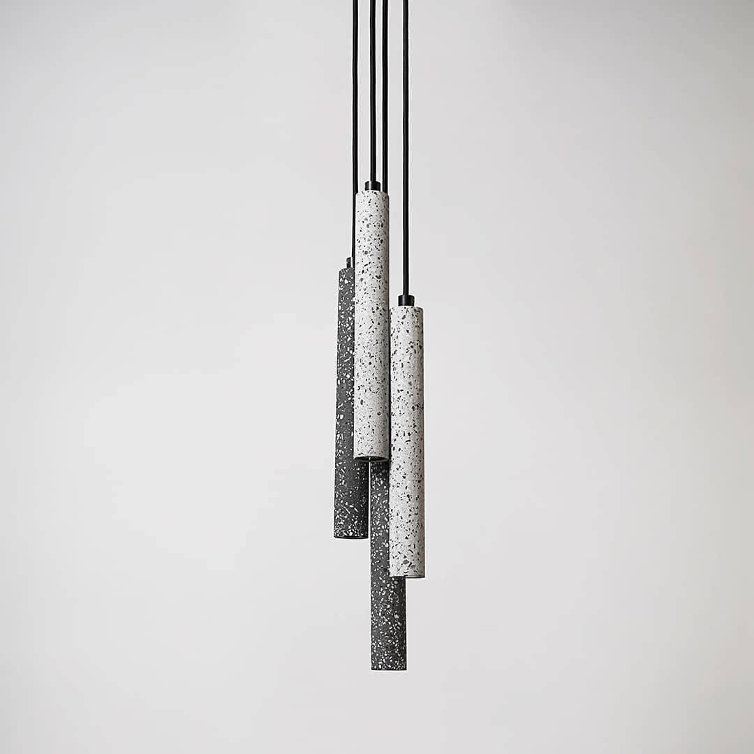 Suspension Céleste en terrazzo et métal – vue 2
