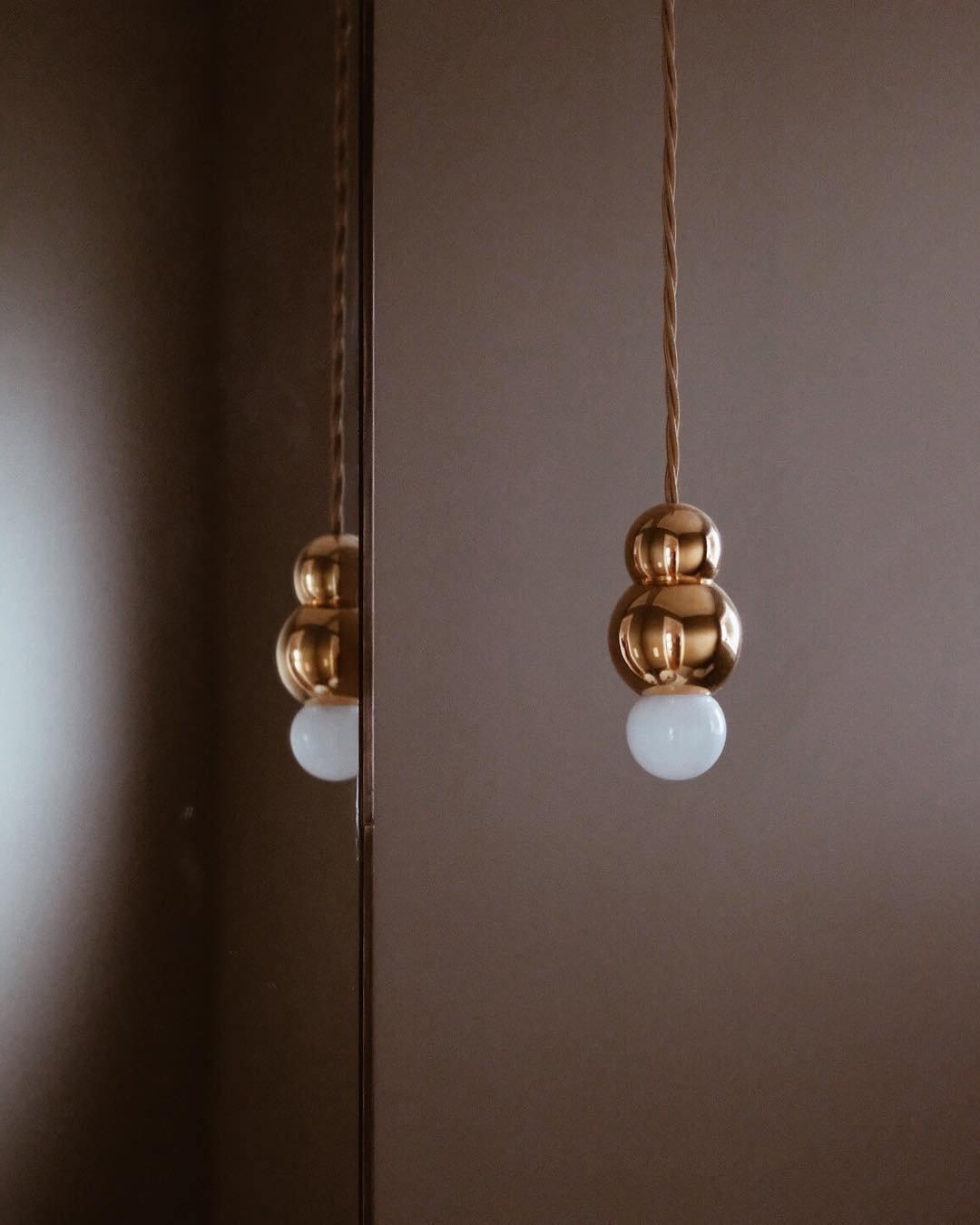 Suspension Augustine en verre et aluminium – vue 2