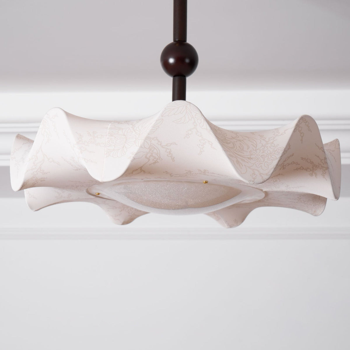 Plafonnier Chalet en bois et tissu – vue 3