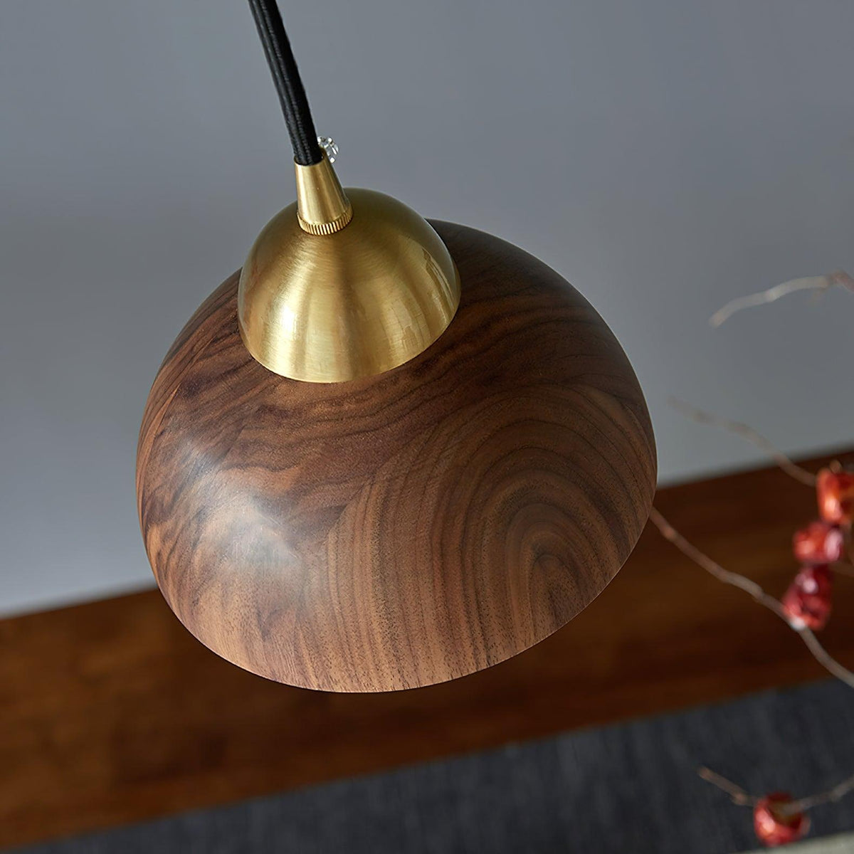 Suspension Pivoine en laiton et bois – vue 6