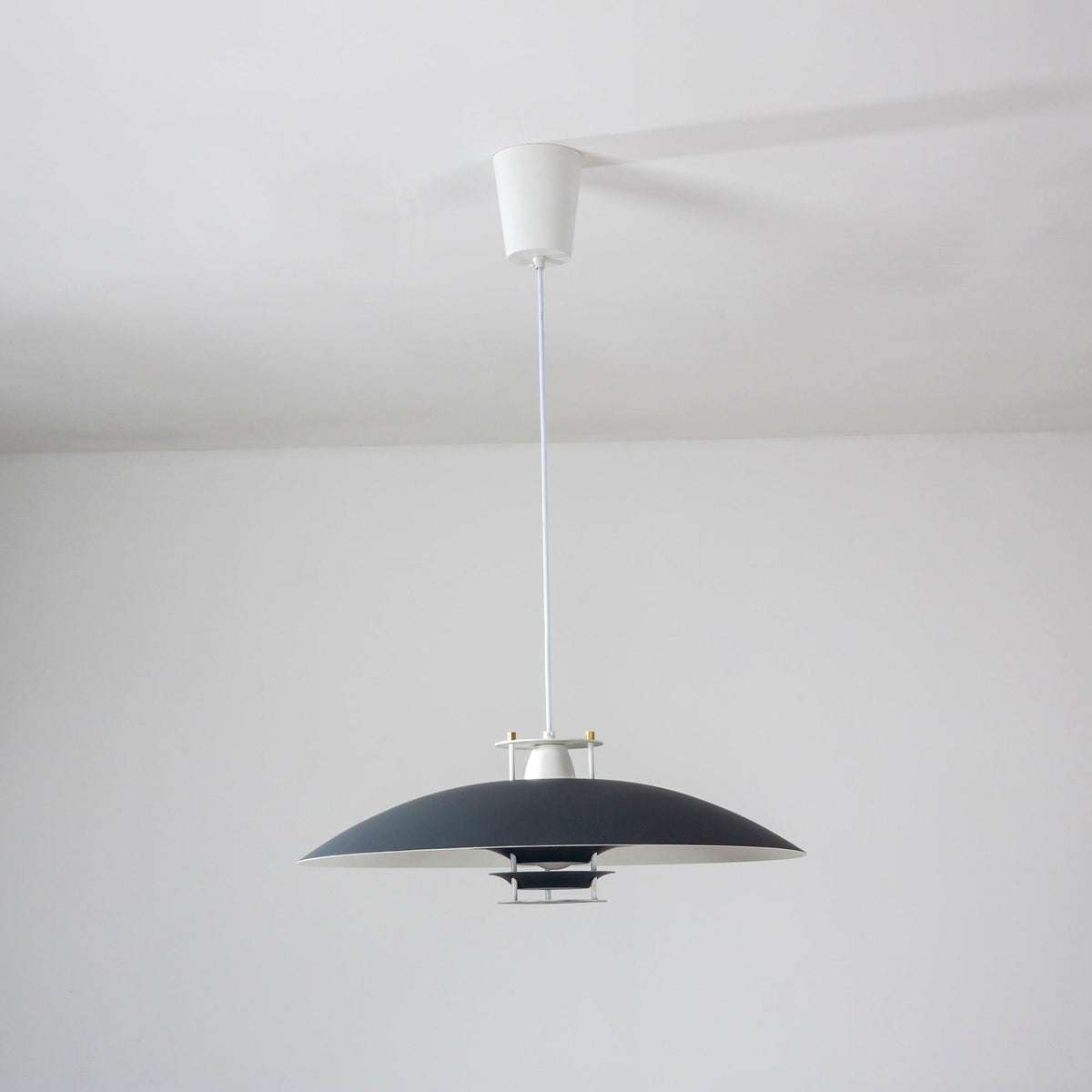 Suspension Cyclamen en aluminium – vue 24