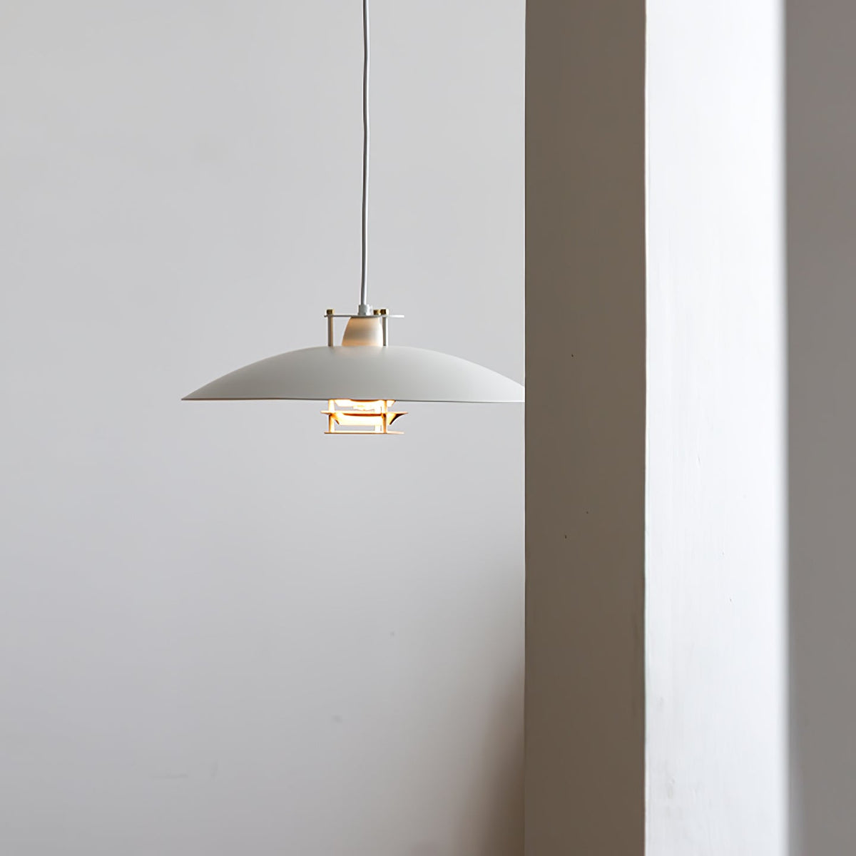 Suspension Cyclamen en aluminium – vue 38