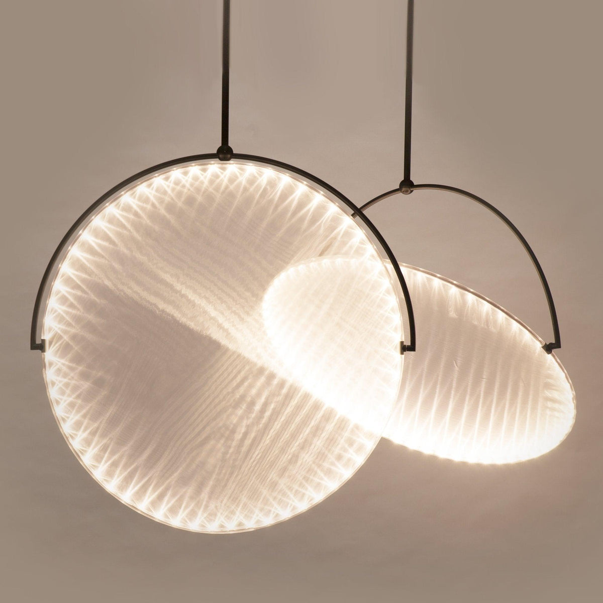 Suspension Hélios en tissu et métal – vue 21