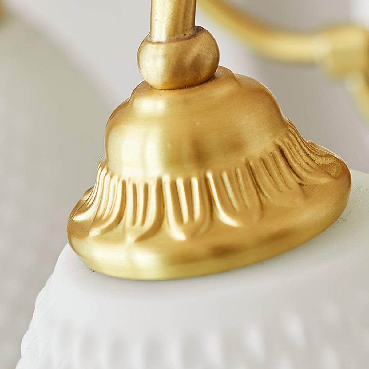 Lustre Dauphin en verre et bois – vue 10