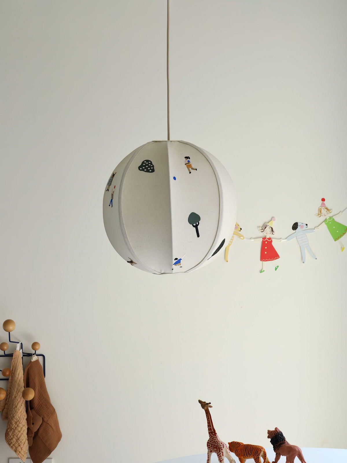 Suspension Ivoire en tissu et métal – vue 3