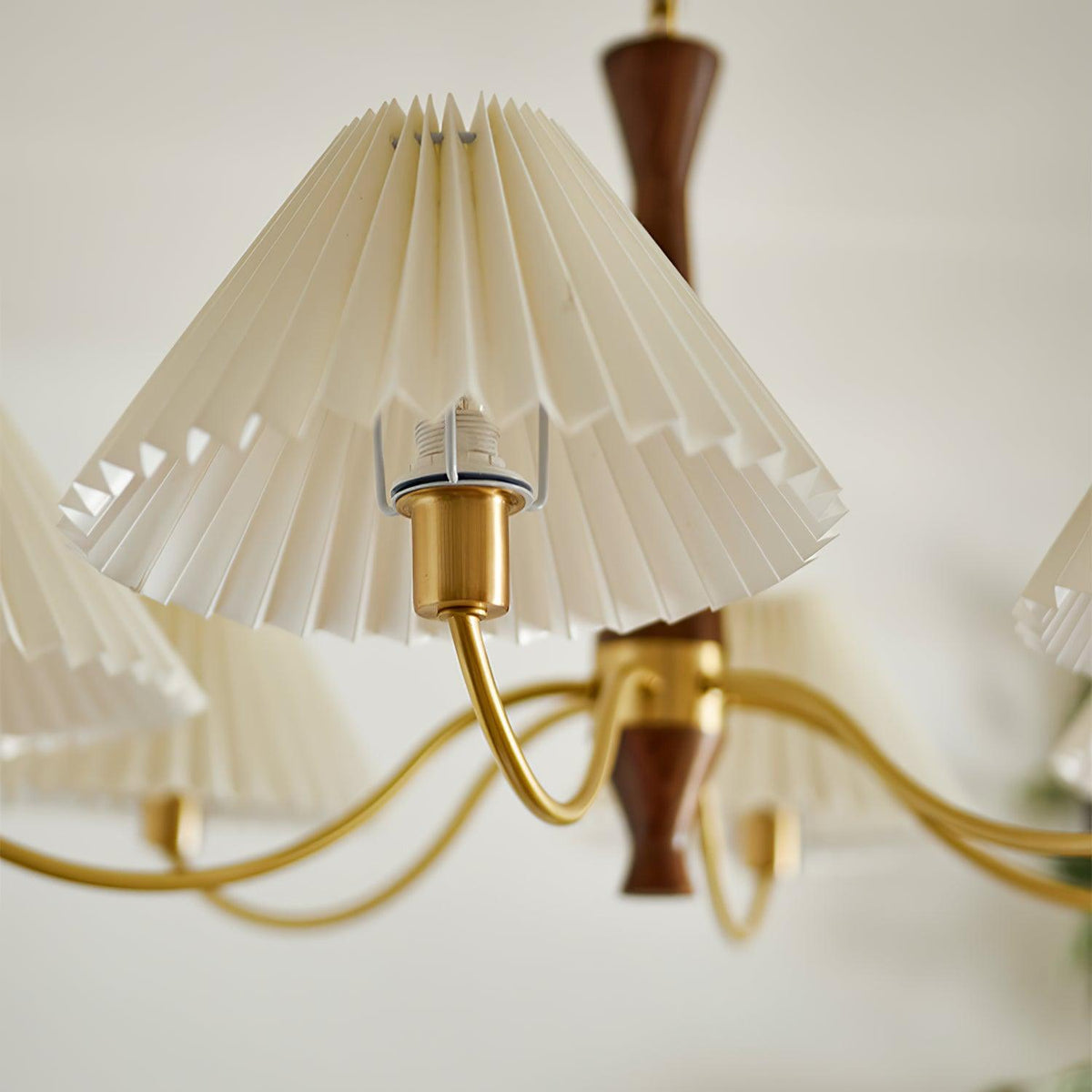 Lustre Primevère en noyer et laiton – vue 22
