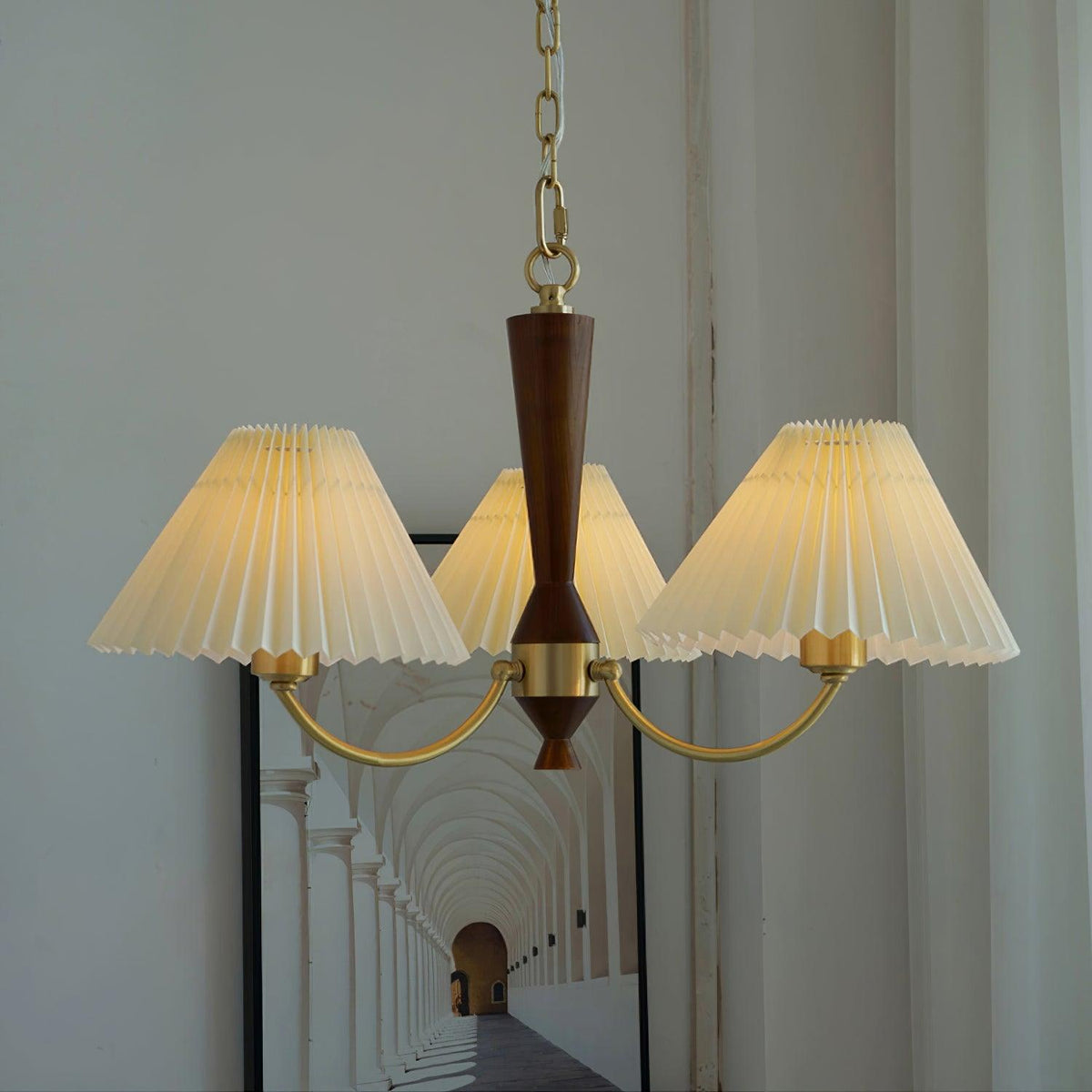 Lustre Primevère en noyer et laiton – vue 12