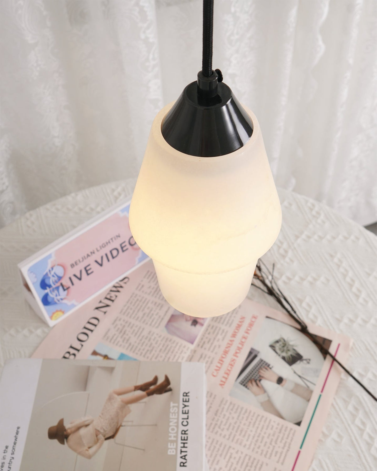 Suspension Ysé en albâtre et laiton – vue 32