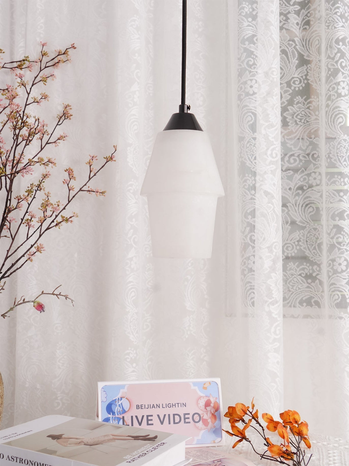 Suspension Ysé en albâtre et laiton – vue 30