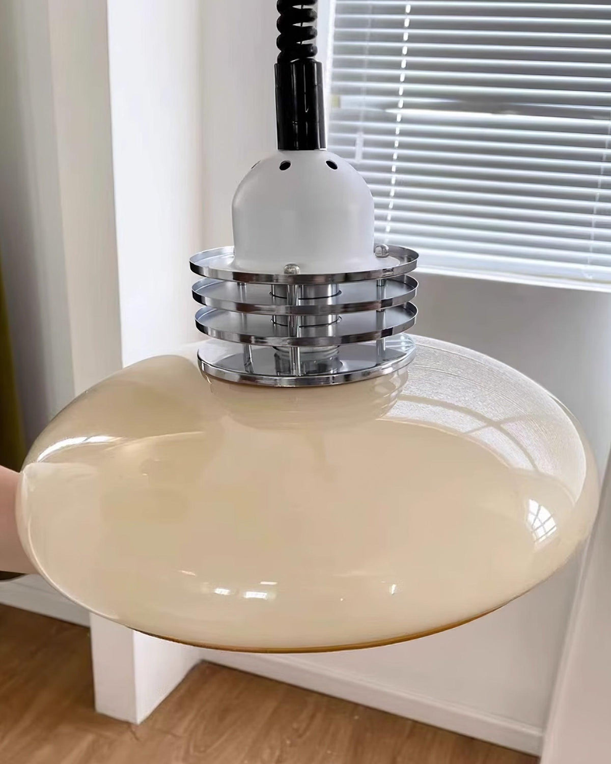 Suspension Bivouac en verre et métal – vue 44