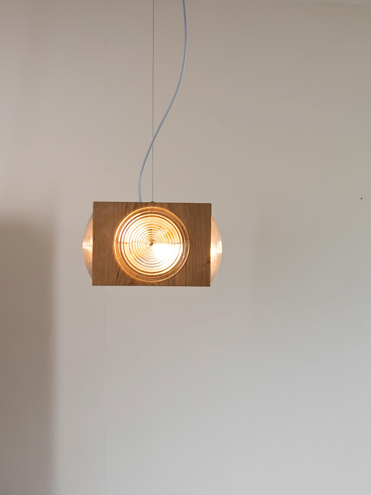 Suspension Aldebaran en bois et verre – vue 4