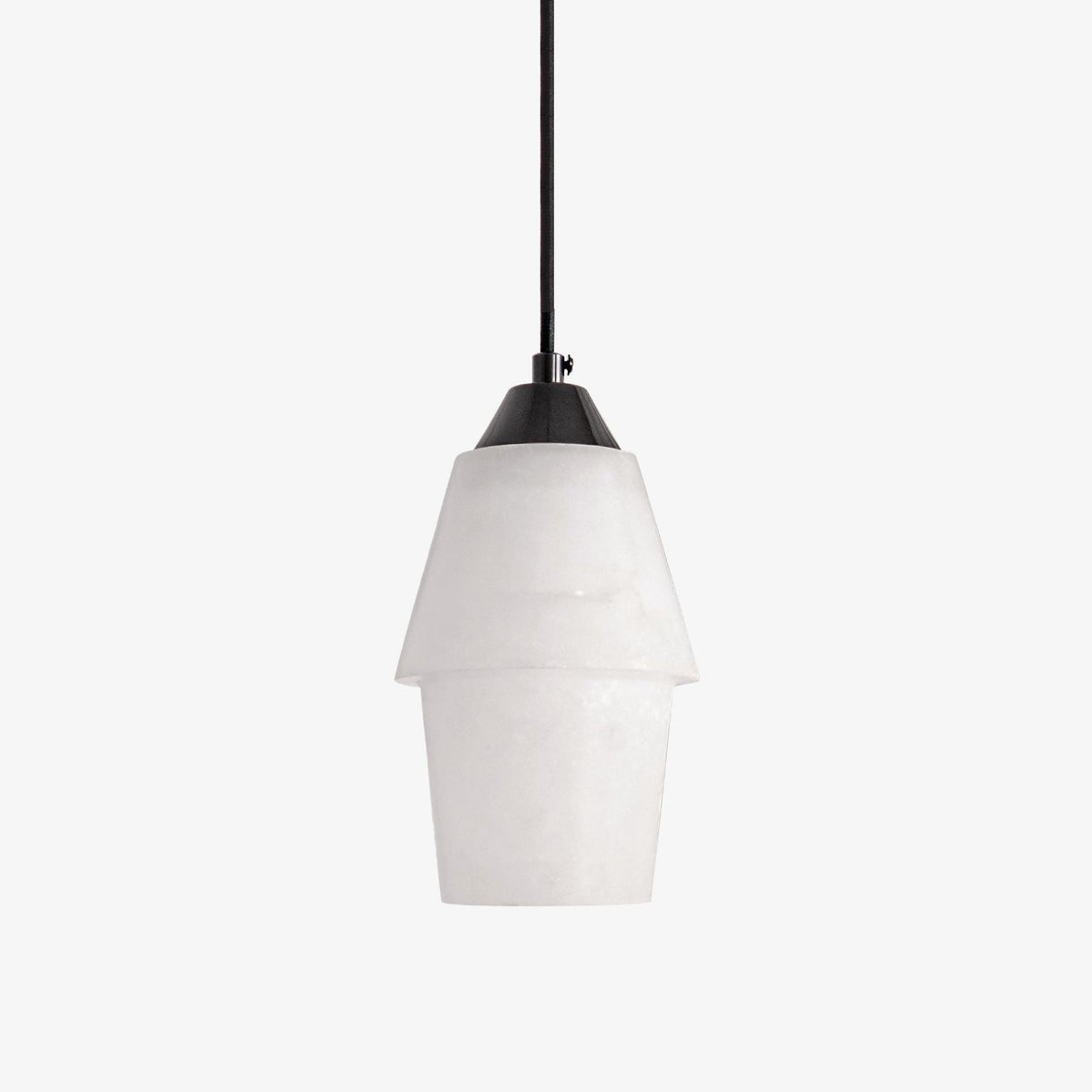 Suspension Ysé en albâtre et laiton – faubourg & fils