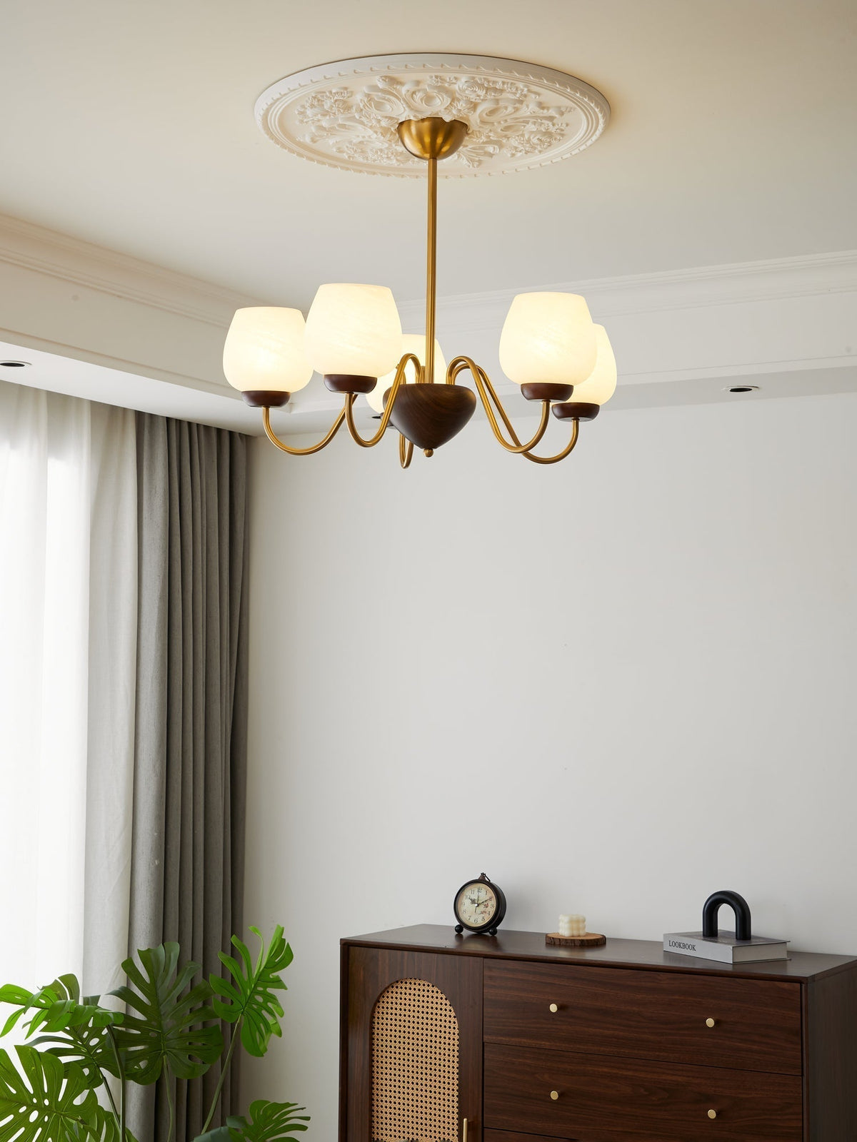 Lustre Pâquerette en verre et bois – vue 9