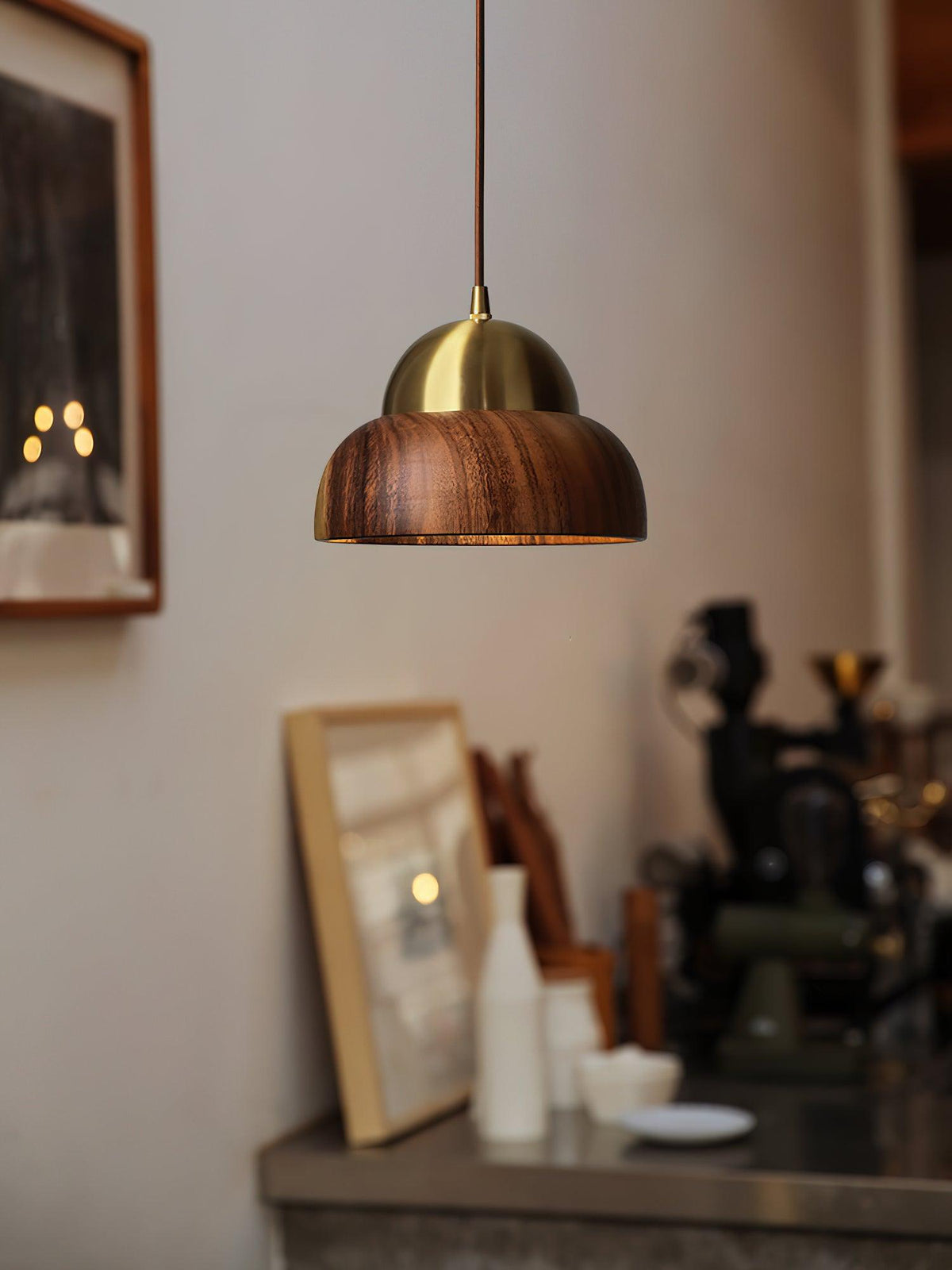 Suspension Pivoine en laiton et bois – vue 2