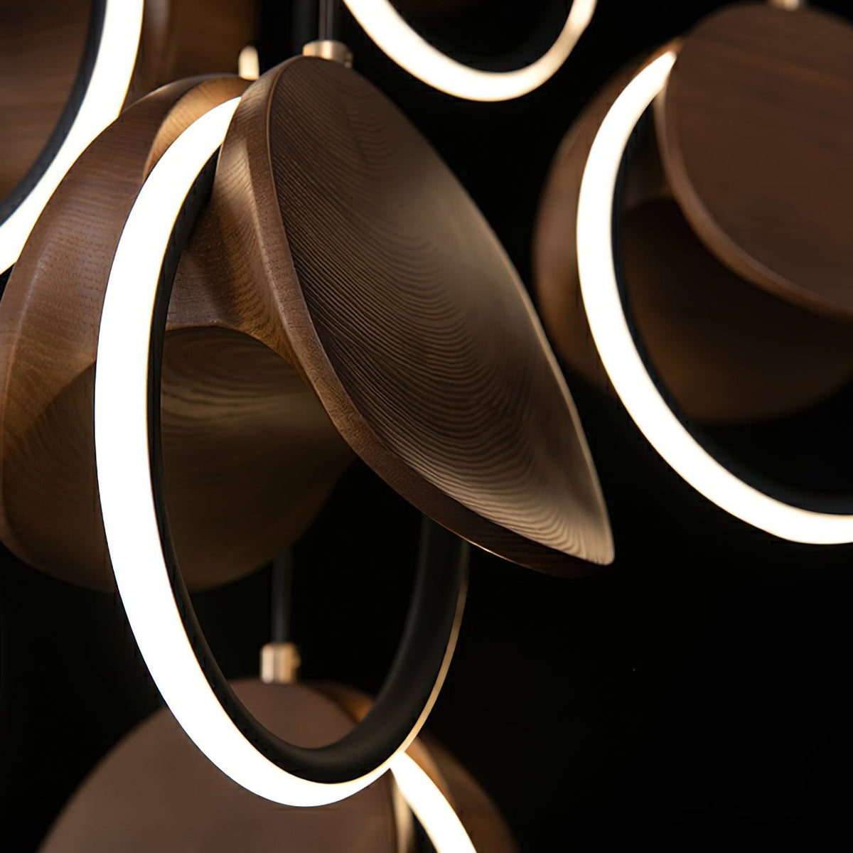 Lustre Ambleteuse en bois et métal – vue 19