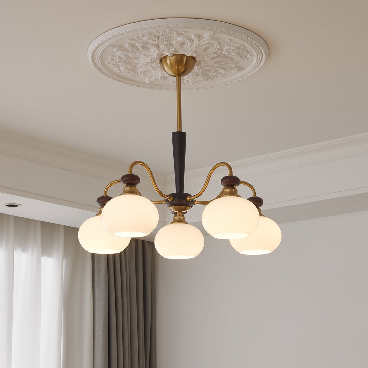 Lustre Hermine en verre et bois – vue 6