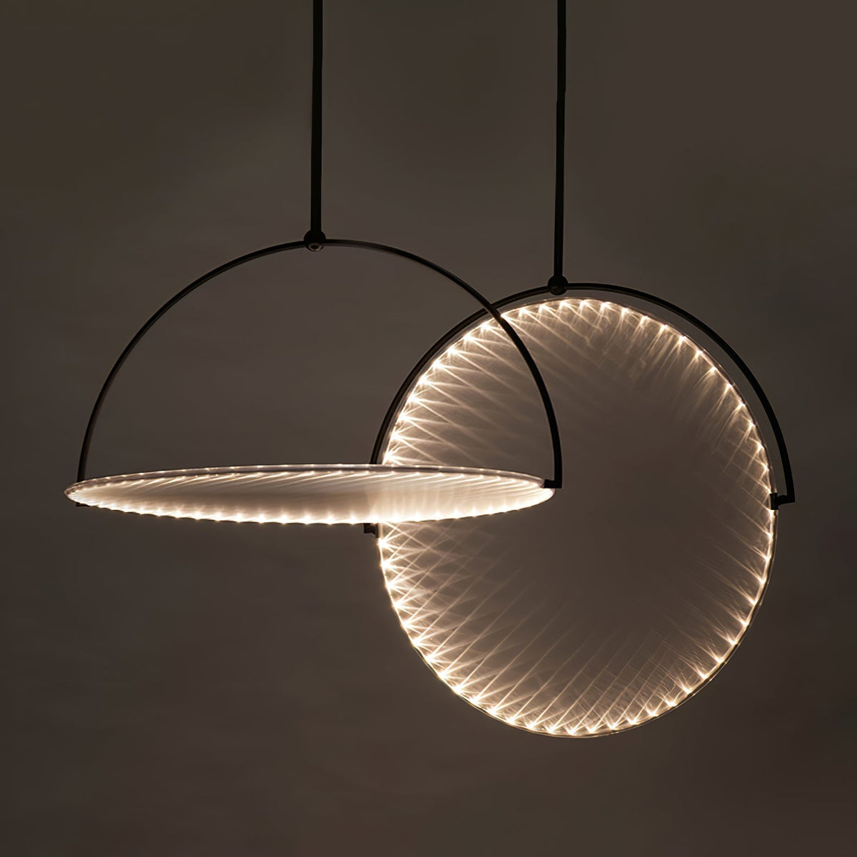 Suspension Hélios en tissu et métal – vue 11