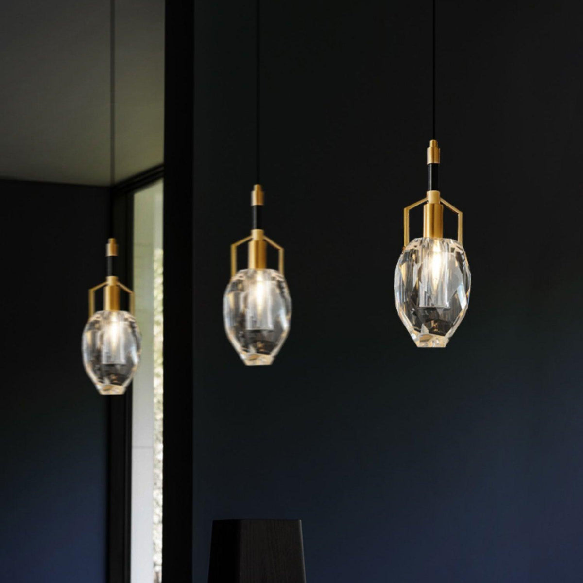 Suspension Léda en cristal et laiton – vue 3
