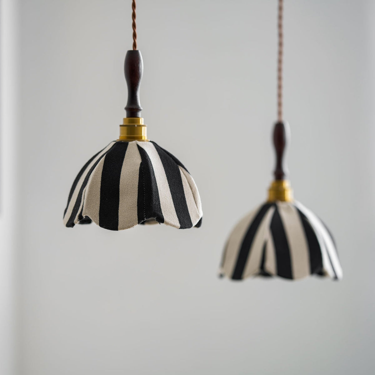 Suspension Ancolie en tissu et métal – vue 21