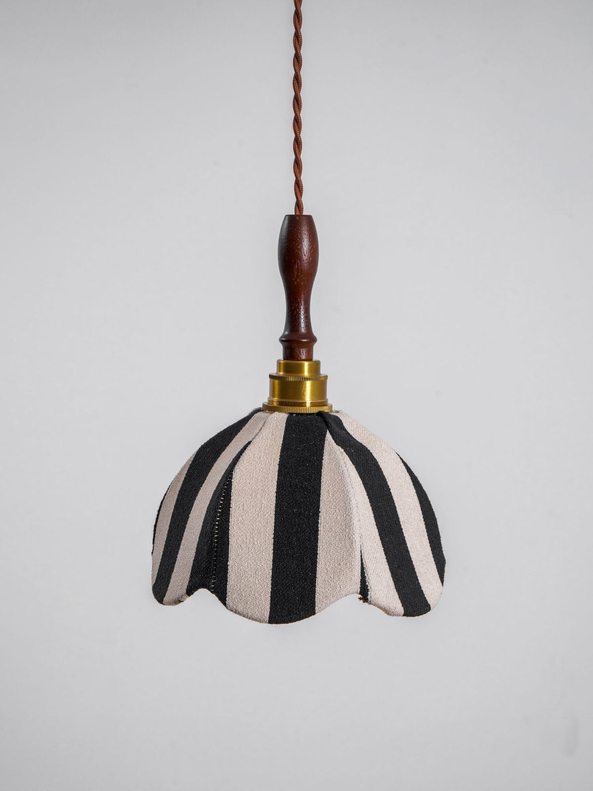 Suspension Ancolie en tissu et métal – vue 6