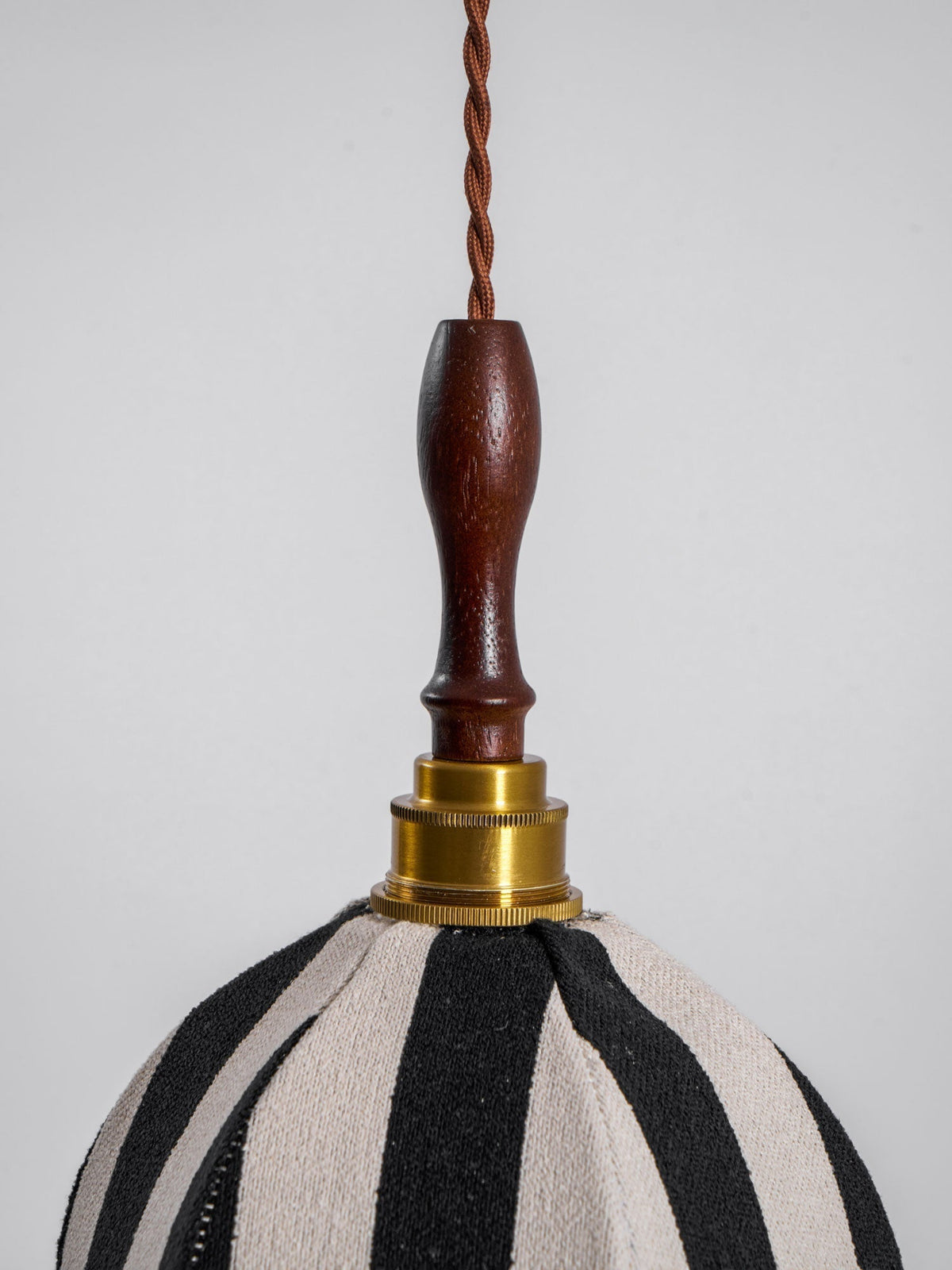 Suspension Ancolie en tissu et métal – vue 9