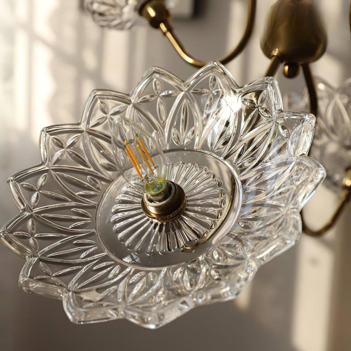 Lustre Deauville en verre et laiton – vue 11