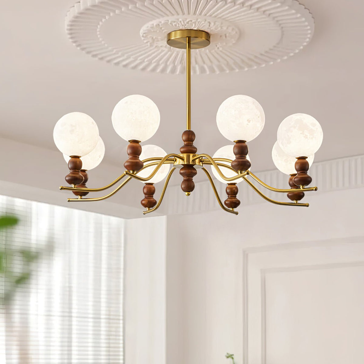 Lustre Babette en bois et laiton – vue 4