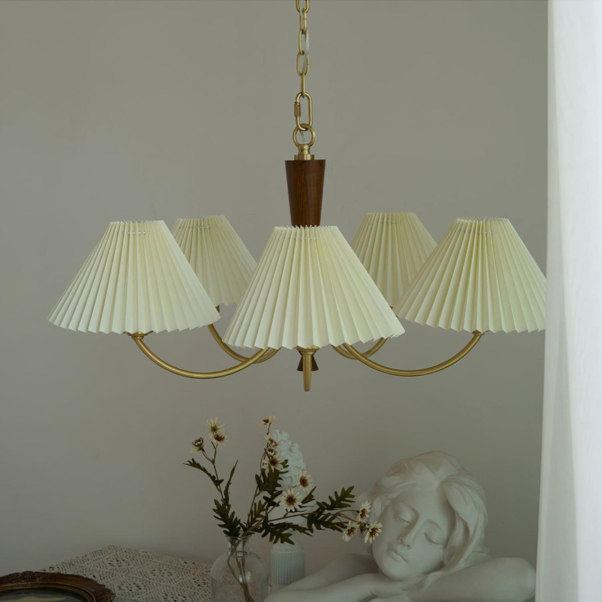 Lustre Primevère en noyer et laiton – vue 3