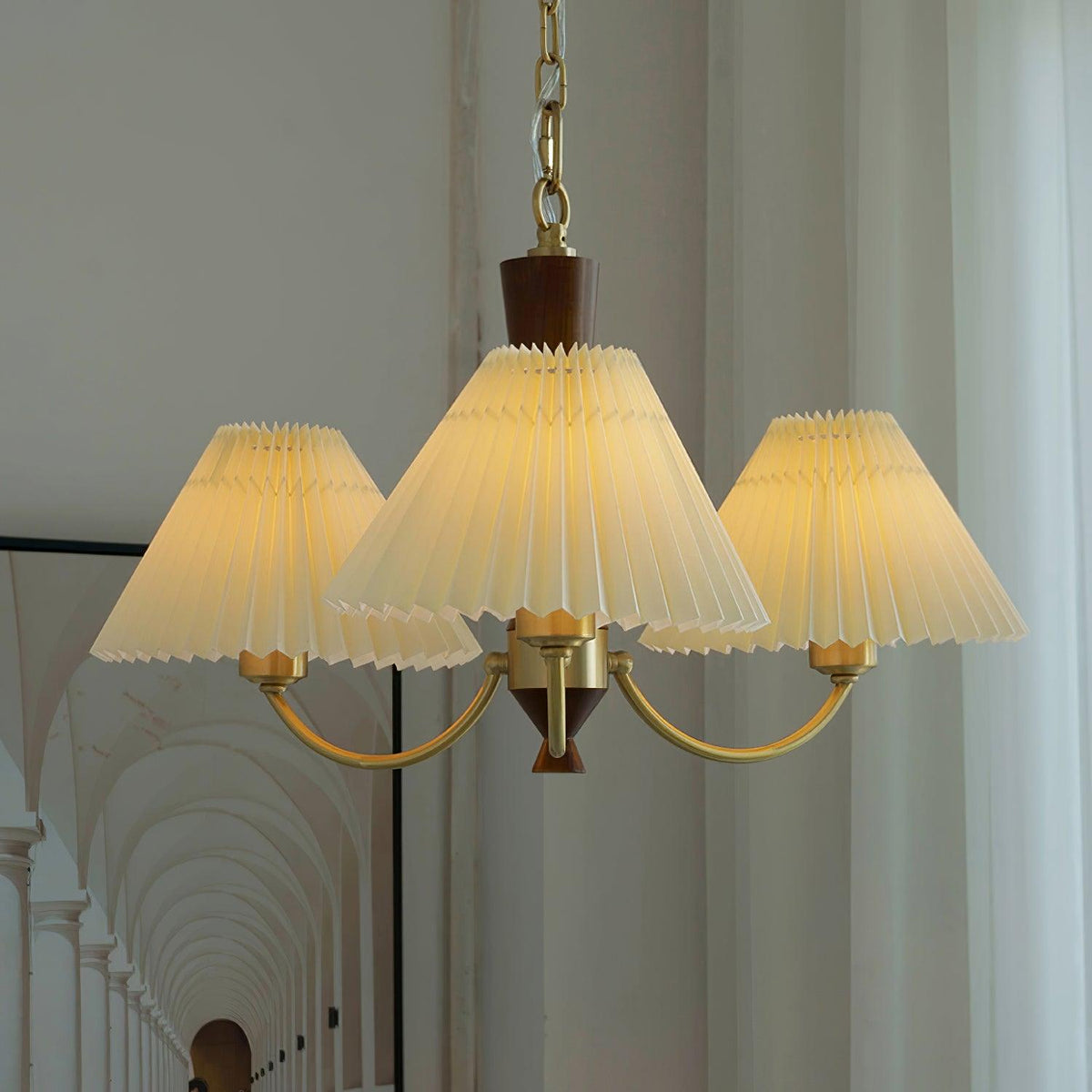Lustre Primevère en noyer et laiton – vue 15