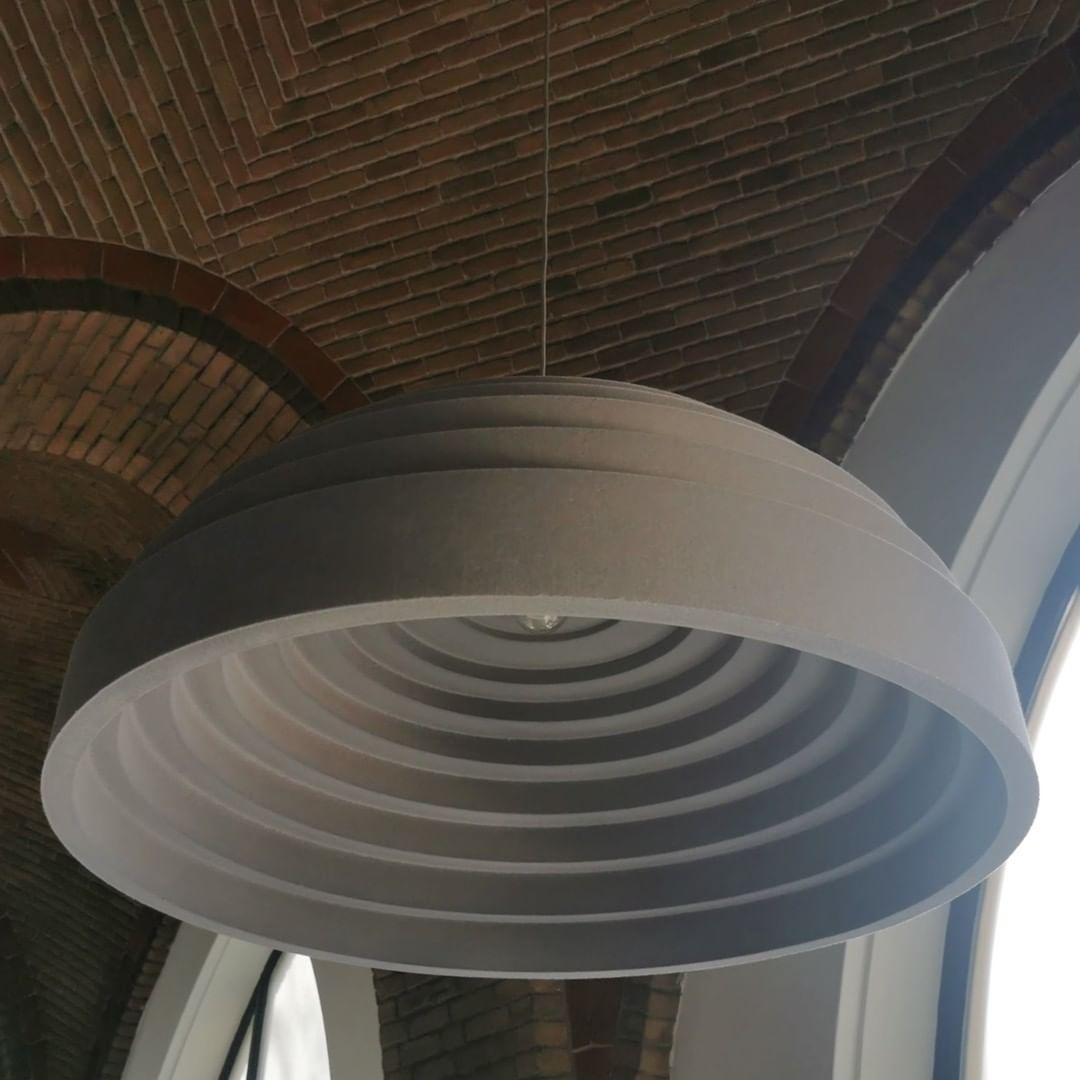 Suspension Pensée en résine et métal – vue 11