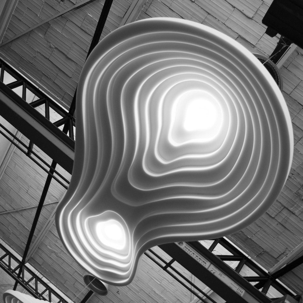 Suspension Pensée en résine et métal – vue 13