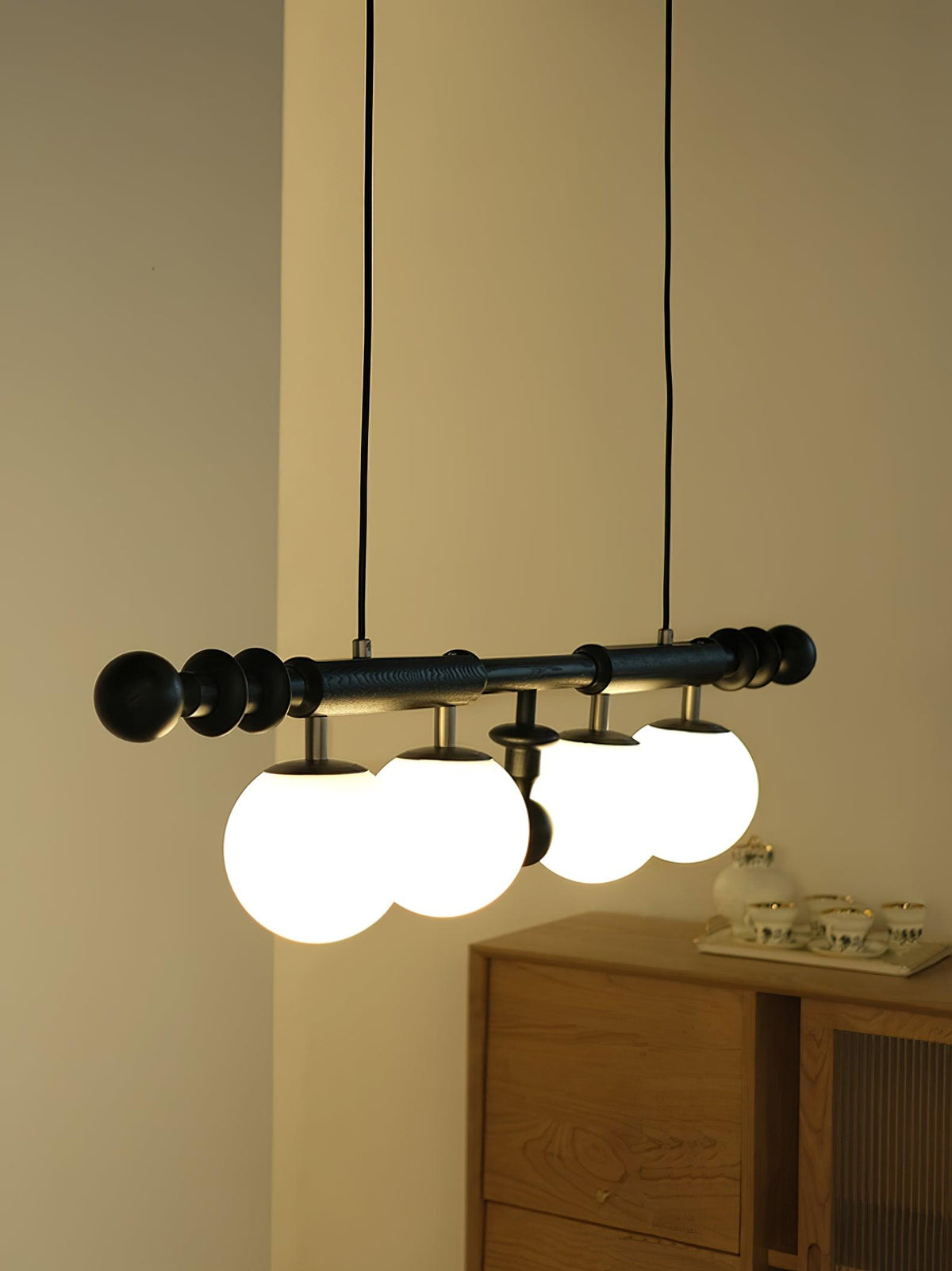 Lustre Clairon en verre et noyer – vue 7