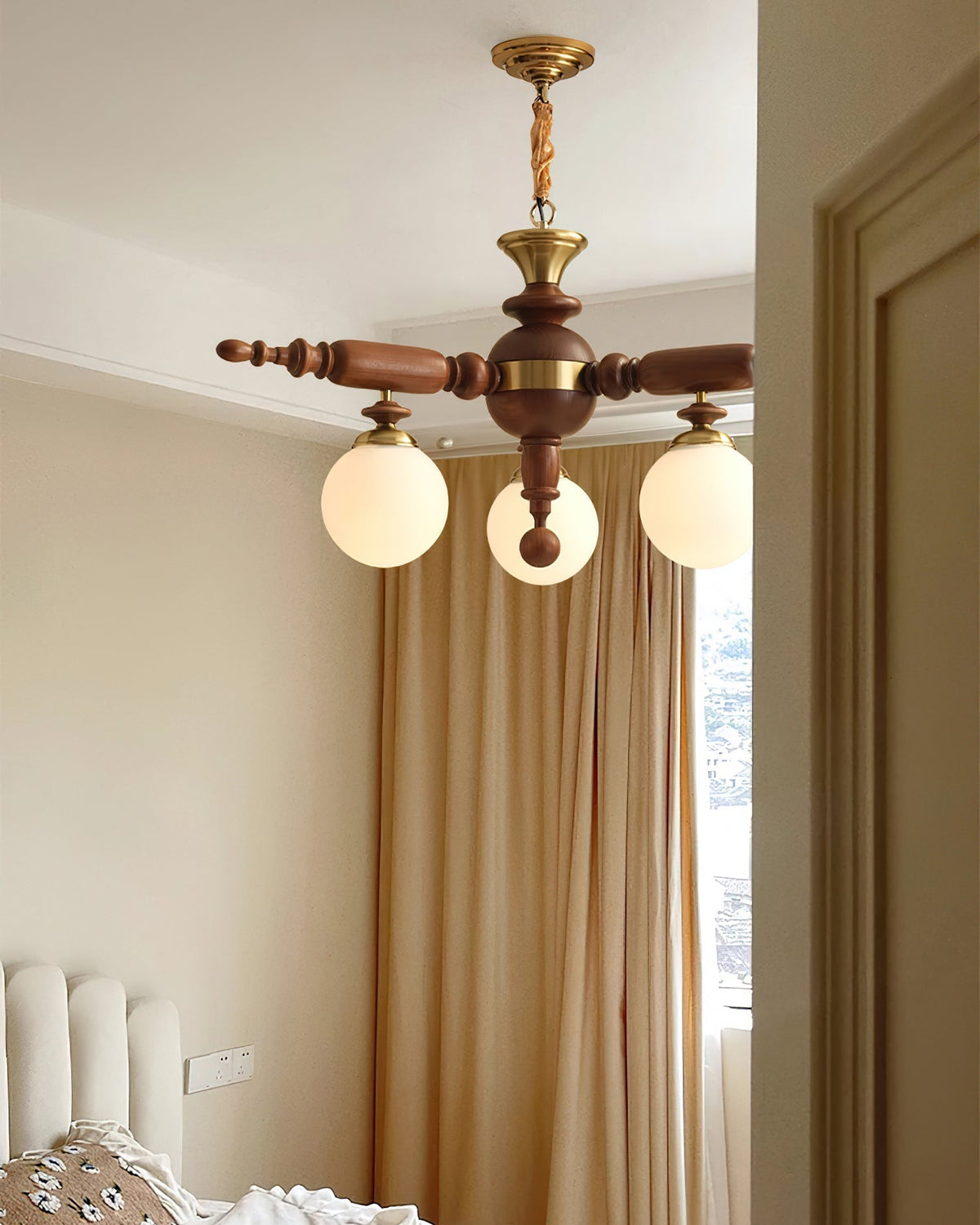 Lustre Rosalie en verre et bois – vue 14